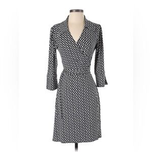 Laundry by Shelli Segal Black and white wrap Dress Size M Stretch Knit.